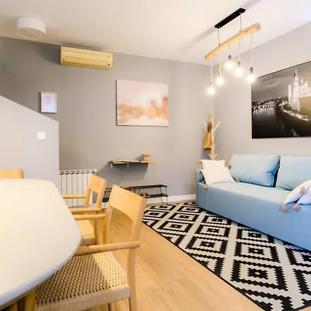 ático Alfonso Amplio Céntrico Renovado 10 Pax