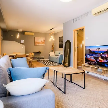 Atico Alfonso | Amplio Centrico Renovado | 10 Pax * Zaragoza