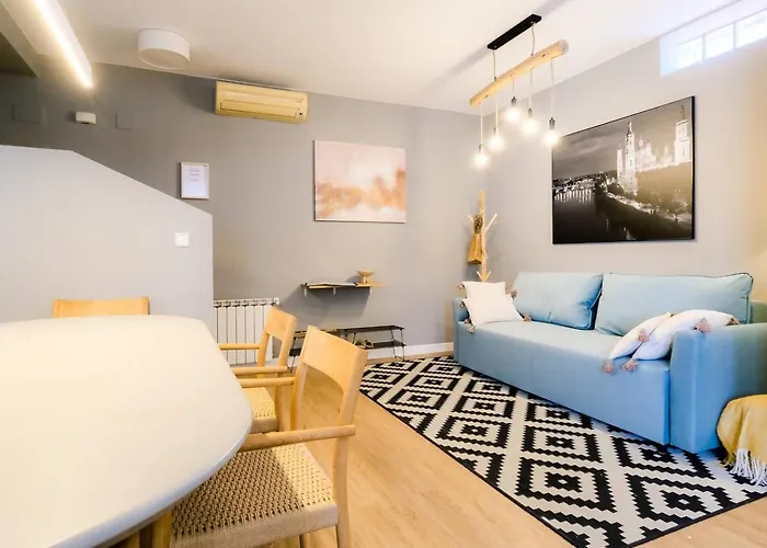 Atico Alfonso | Amplio Centrico Renovado | 10 Pax