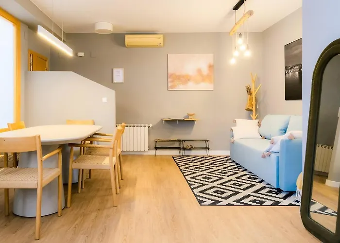 Atico Alfonso | Amplio Centrico Renovado | 10 Pax 公寓 *